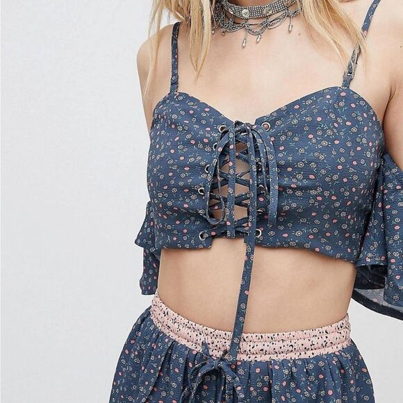 Pants - Two Piece Set - Crop Top High Waist Shorts Festival Vibes